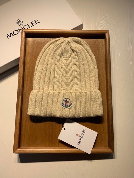 Hat Moncler 3