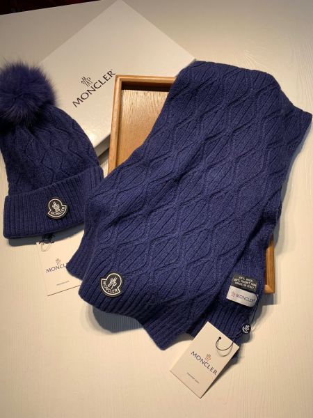 Hat & Scarf Moncler 1
