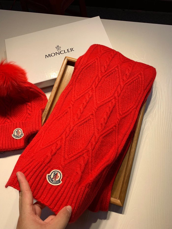Hat & Scarf Moncler 2