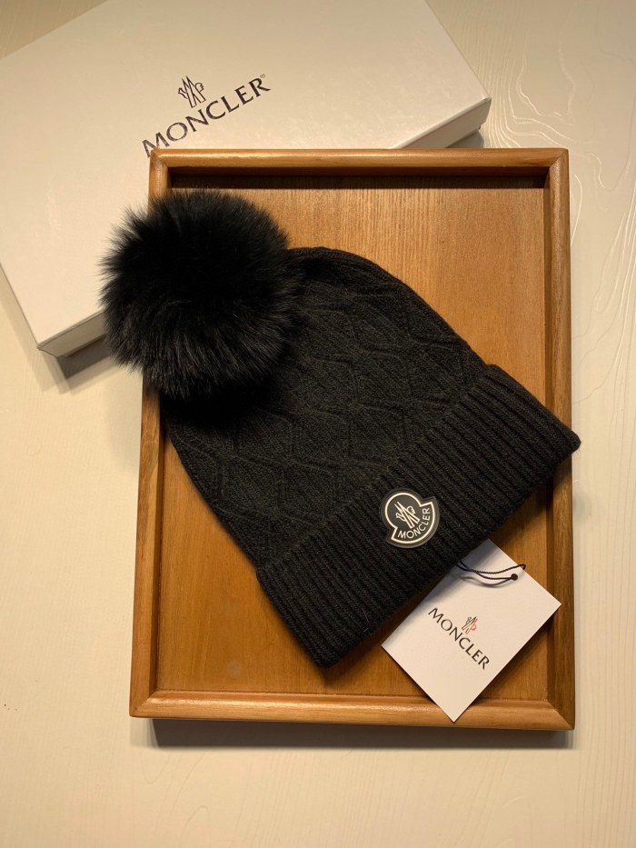 Hat Moncler 4