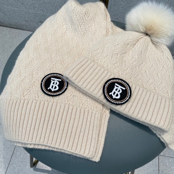 Hat & Scarf Burberry 2