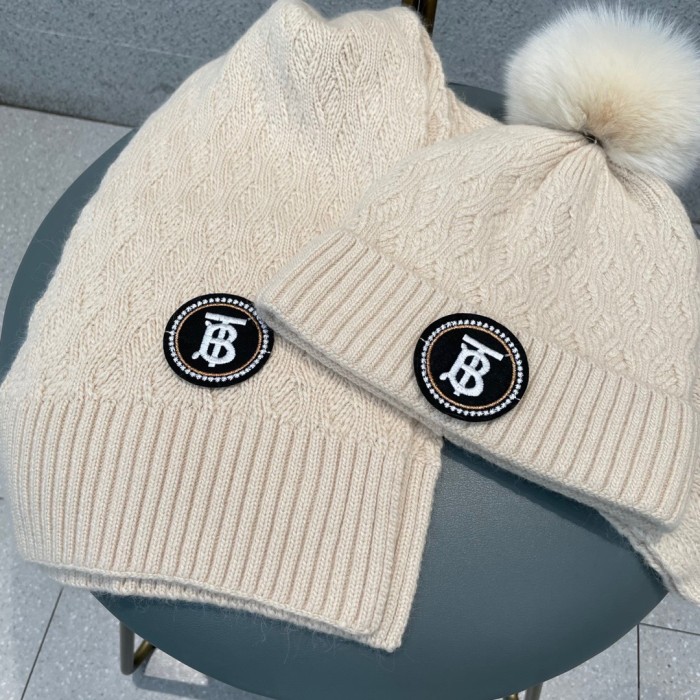 Hat & Scarf Burberry 2
