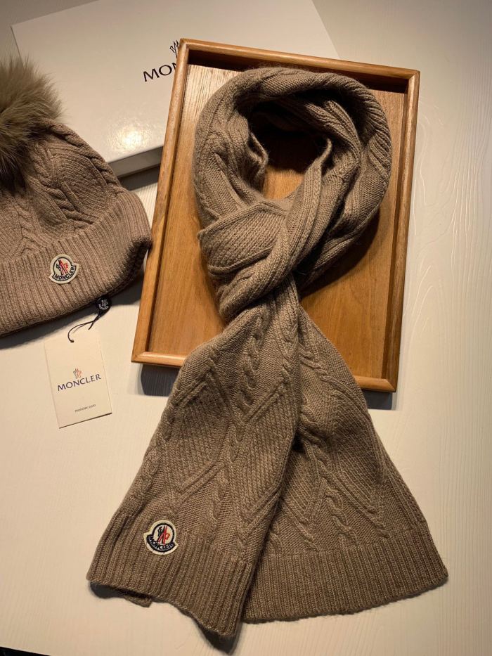 Hat & Scarf Moncler 2