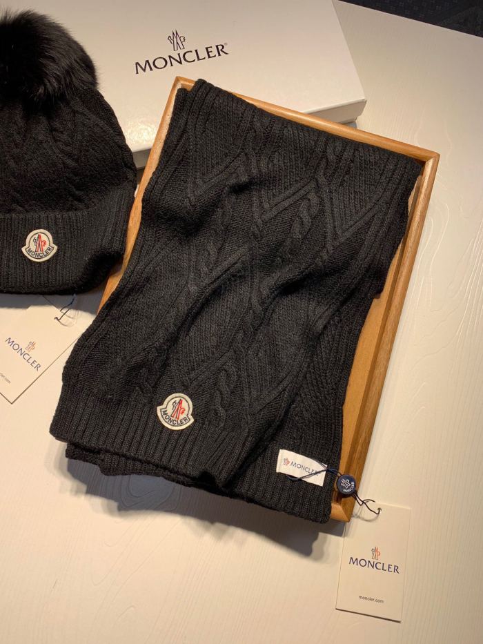 Hat & Scarf Moncler 2