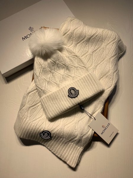 Hat & Scarf Moncler 1