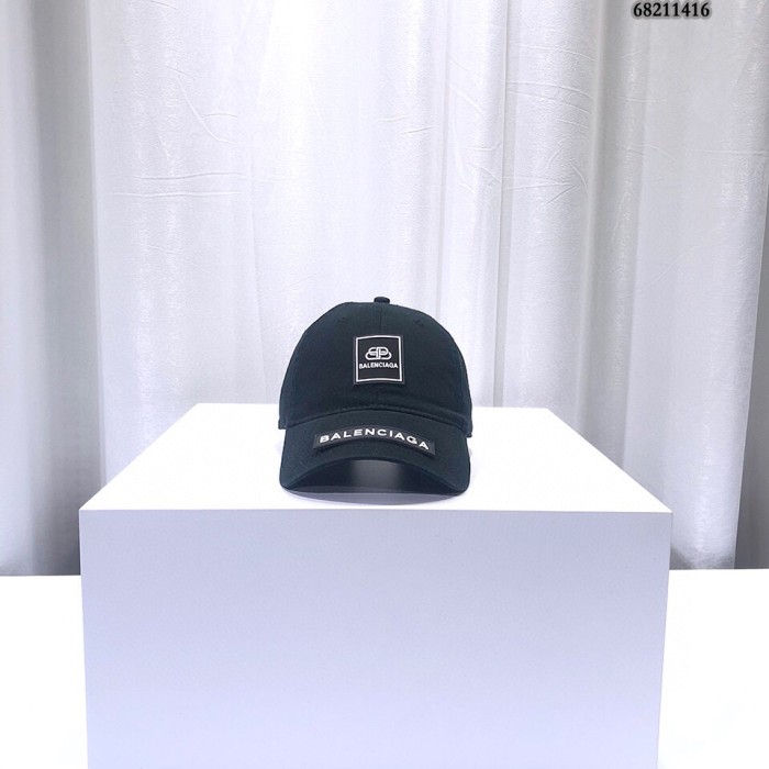 Hat Balenciaga 2