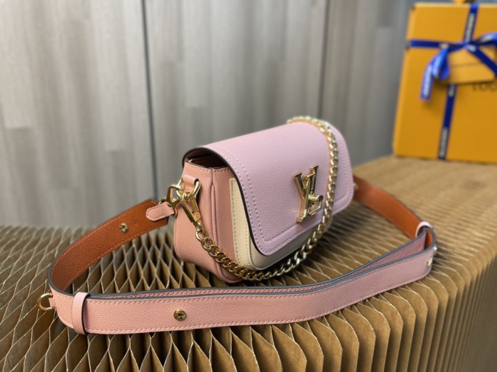 Handbag Louis Vuitton M58557 Lockme Tender size：19 x 13 x 8 cm