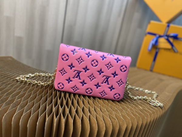 Handbag Louis Vuitton Pochette Coussin Monogram M80744 size 20 x 14 x 8cm