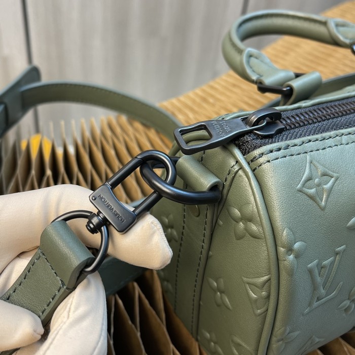 Handbag Louis Vuitton Keepall XS Monogram Seal size：21 x 12 x 9 cm