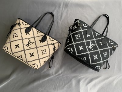 Handbag Louis Vuitton M46040 M46039 Monogram Empreinte size：31 x 28 x 14 cm