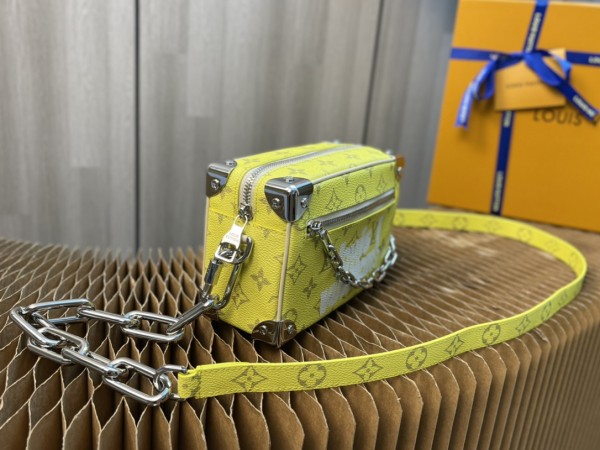 Handbag Louis Vuitton MINI SOFT TRUNK M68906 size 18.5x13x8cm