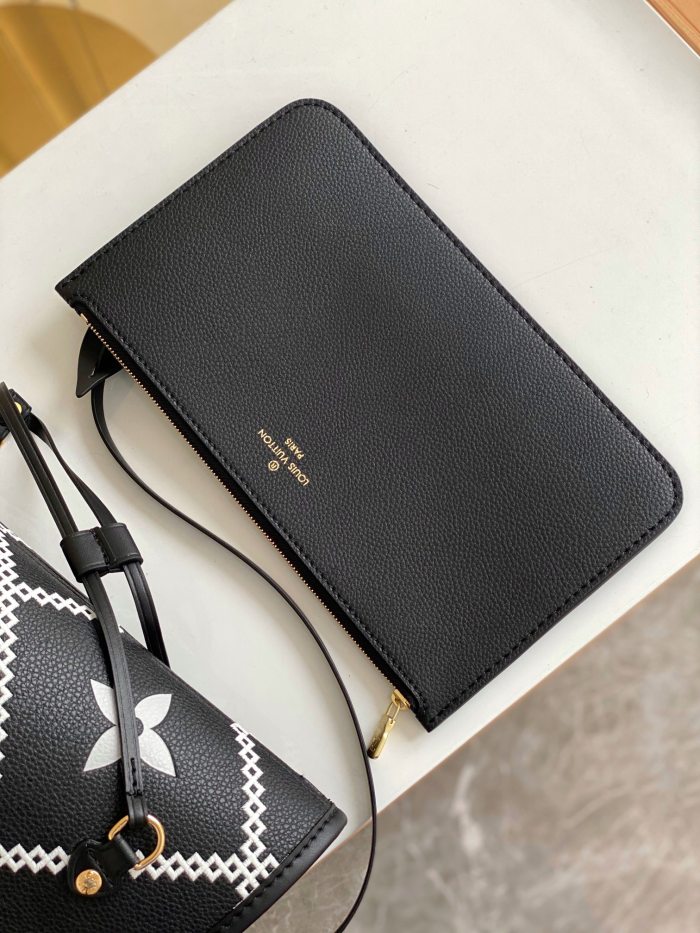 Handbag Louis Vuitton M46040 M46039 Monogram Empreinte size：31 x 28 x 14 cm