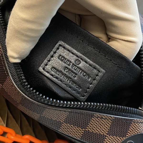 Handbag Louis Vuitton MINI SOFT TRUNK M68906 size 18.5x13x8cm