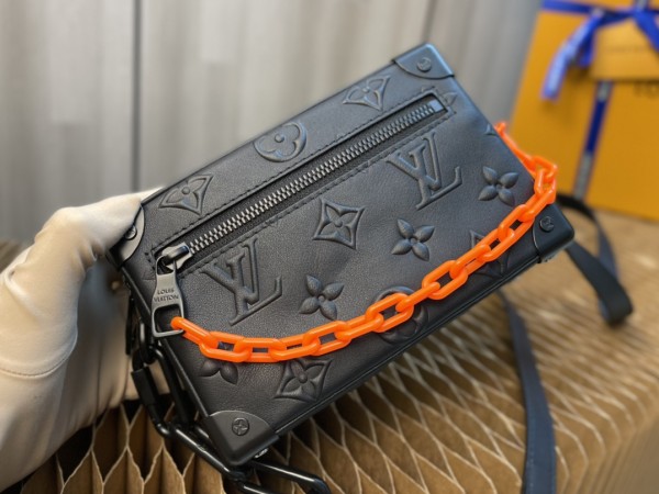 Handbag Louis Vuitton MINI SOFT TRUNK M68906 size 18.5x13x8cm