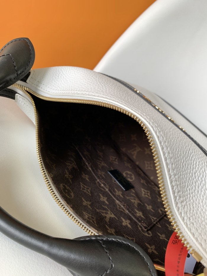 Handbag Louis Vuitton M57934 M57813 Cruiser size：25 x 22.5 x 13 cm