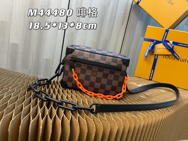 Handbag Louis Vuitton MINI SOFT TRUNK M68906 size 18.5x13x8cm