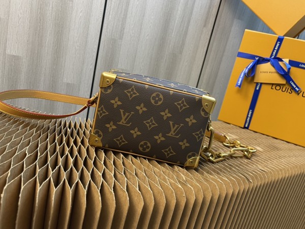 Handbag Louis Vuitton MINI SOFT TRUNK M68906 size 18.5x13x8cm