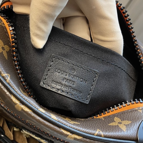 Handbag Louis Vuitton MINI SOFT TRUNK M68906 size 18.5x13x8cm