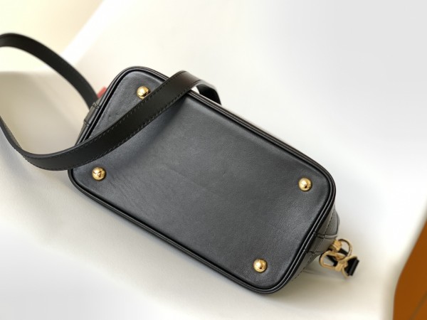 Handbag Louis Vuitton M57934 M57813 Cruiser size：25 x 22.5 x 13 cm