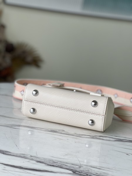 Handbag Louis Vuitton M58931 Cluny size：20 x 16 x 7.5