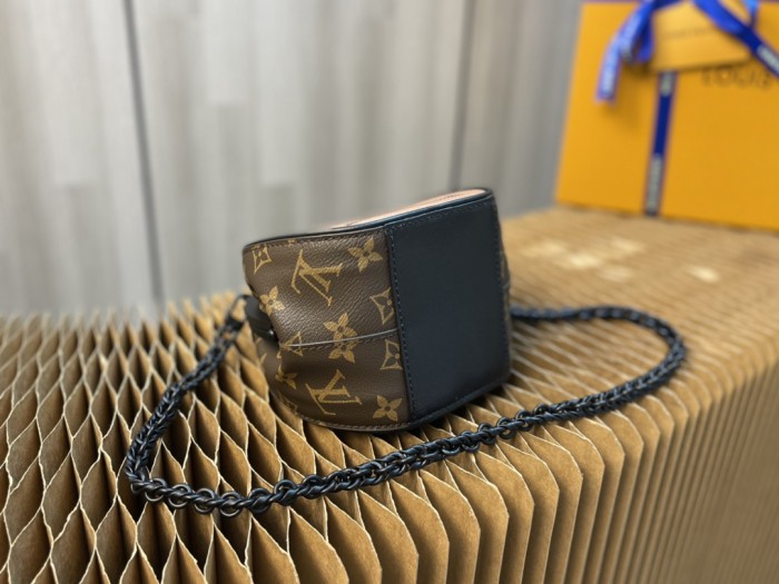 Handbag Louis Vuitton M45280 Boursicot Boîte Chapeau Nicolas Ghesquière 2020 Giant Monogram Reverse size:15x14x11cm