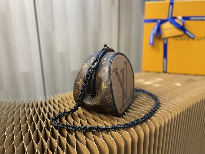 Handbag Louis Vuitton M45280 Boursicot Boîte Chapeau Nicolas Ghesquière 2020 Giant Monogram Reverse size:15x14x11cm