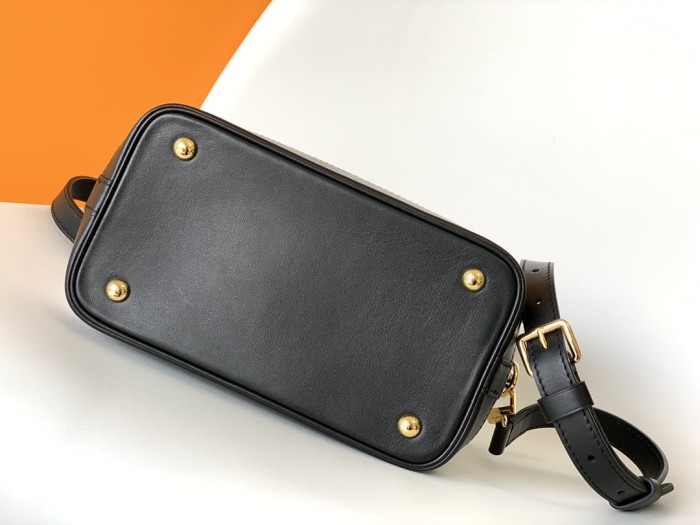 Handbag Louis Vuitton M57934 M57813 Cruiser size：25 x 22.5 x 13 cm