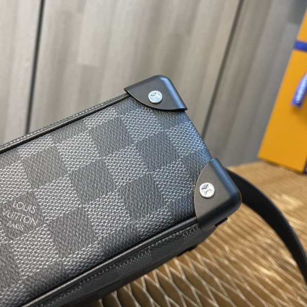 Handbag Louis Vuitton MINI SOFT TRUNK M68906 size 18.5x13x8cm