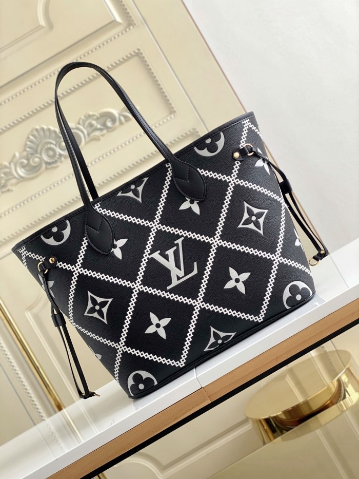 Handbag Louis Vuitton M46040 M46039 Monogram Empreinte size：31 x 28 x 14 cm