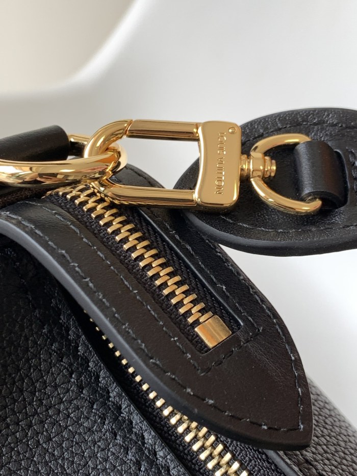 Handbag Louis Vuitton M57934 M57813 Cruiser size：25 x 22.5 x 13 cm