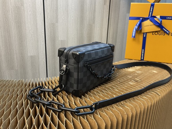 Handbag Louis Vuitton MINI SOFT TRUNK M68906 size 18.5x13x8cm