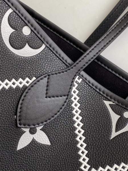 Handbag Louis Vuitton M46040 M46039 Monogram Empreinte size：31 x 28 x 14 cm