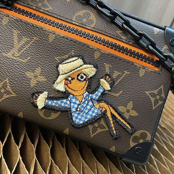 Handbag Louis Vuitton MINI SOFT TRUNK M68906 size 18.5x13x8cm