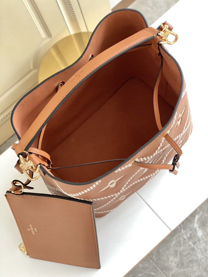 Handbag Louis Vuitton 46029 46023 NéoNoé size：26 x 26 x 17.5 cm