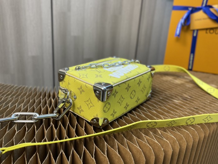 Handbag Louis Vuitton MINI SOFT TRUNK M68906 size 18.5x13x8cm