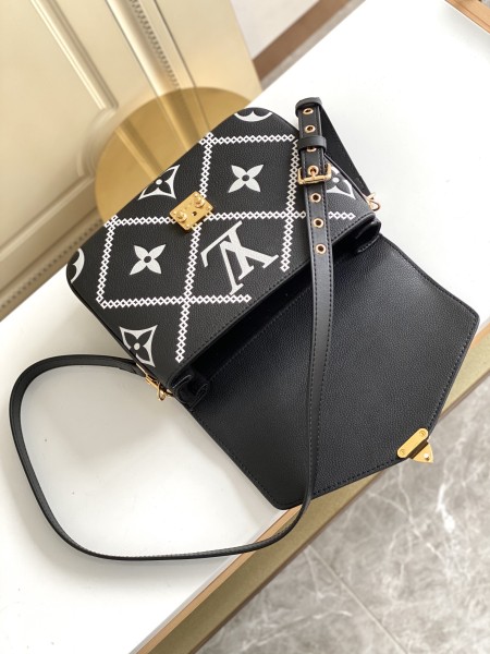 Handbag Louis Vuitton m46028 m46018 size：25x19x7cm