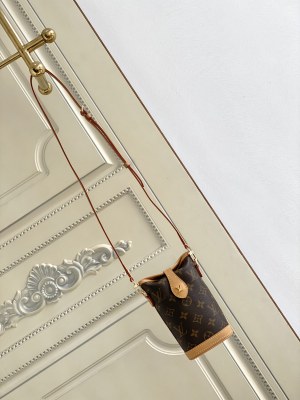 Handbag Louis Vuitton ‬M80874 Fold Me size：14.5*18*6.5cm