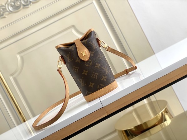 Handbag Louis Vuitton ‬M80874 Fold Me size：14.5*18*6.5cm