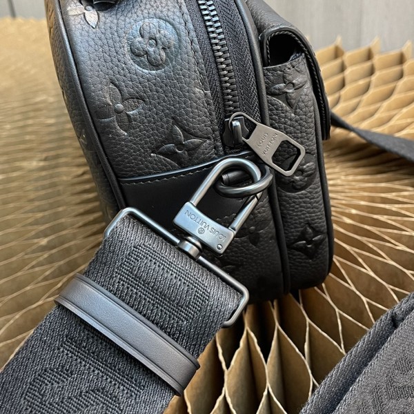 Handbag Louis Vuitton M58489 M45863 M45806 S Lock size 22 x 18 x 8 cm