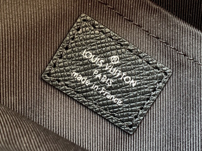 Handbag Louis Vuitton Outdoor M33435 size 29.5x20x10.5cm