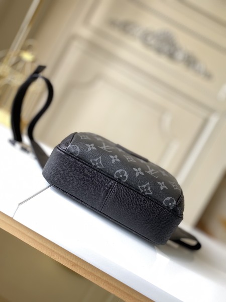 Handbag Louis Vuitton M30245 size:21.0 x 17.0 x 5.0 cm