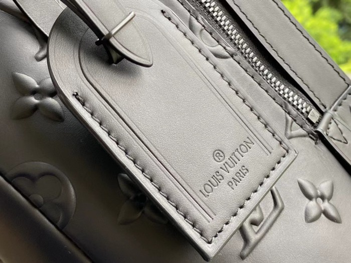 Handbag Louis Vuitton M57959 size 31 x 42 x 15cm