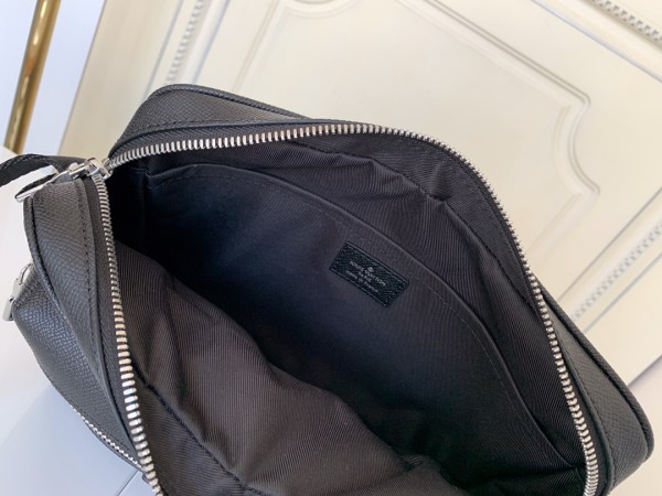 Handbag Louis Vuitton Outdoor M33435 size 29.5x20x10.5cm