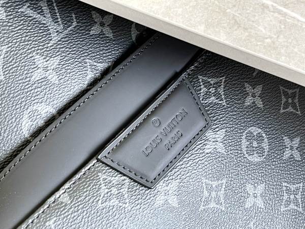 Handbag Louis Vuitton M30230 size 40x30x20cm