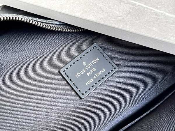 Handbag Louis Vuitton M30230 size 40x30x20cm