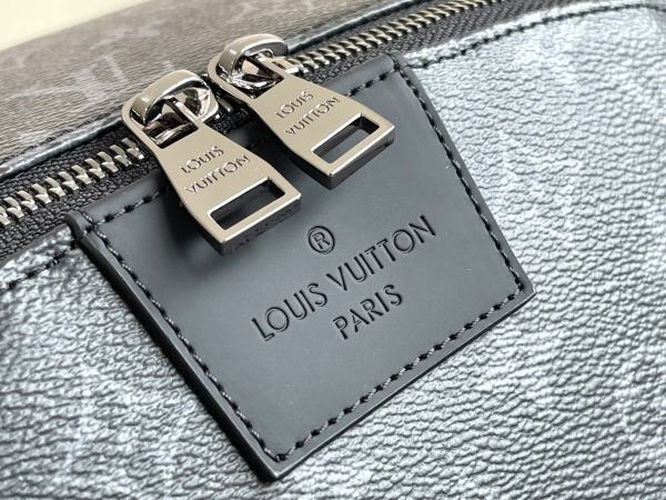 Handbag Louis Vuitton M30230 size 40x30x20cm