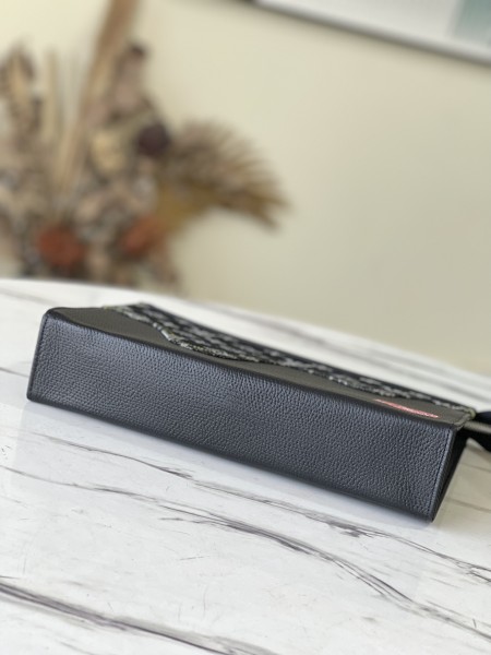 Handbag Louis Vuitton M45961 size 27 x 21 x 6cm