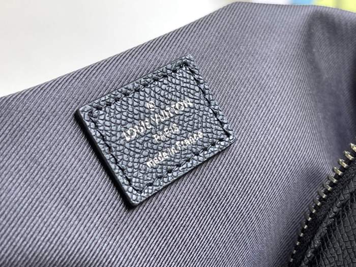 Handbag Louis Vuitton M30230 size 40x30x20cm