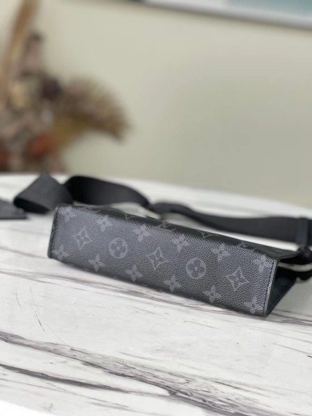 LOUIS VUITTON Gaston Wearable Wallet Monogram Eclipse Reverse Black M81124 size 22*4.5*14.5 cm