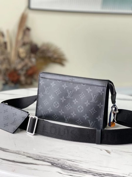 LOUIS VUITTON Gaston Wearable Wallet Monogram Eclipse Reverse Black M81124 size 22*4.5*14.5 cm